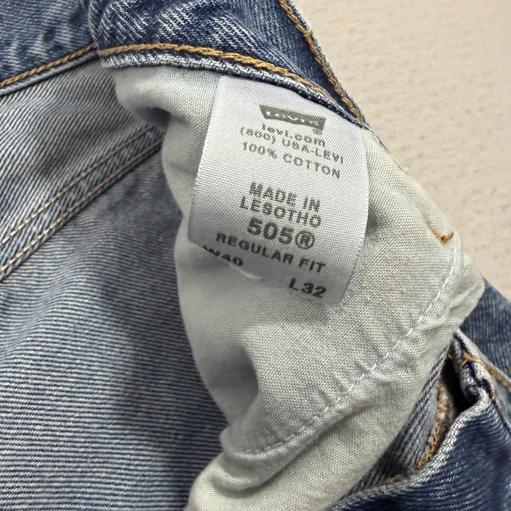 Vintage Levis 505 Regular Fit Jeans Mens 40x32 Blue Faded Denim Straight Leg y2k